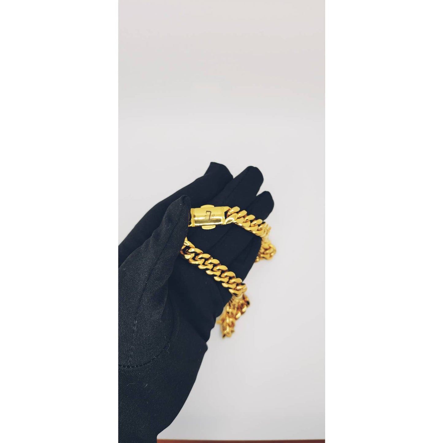 The7Sellers™️ 18k Gold Plated Cuban Link Chain